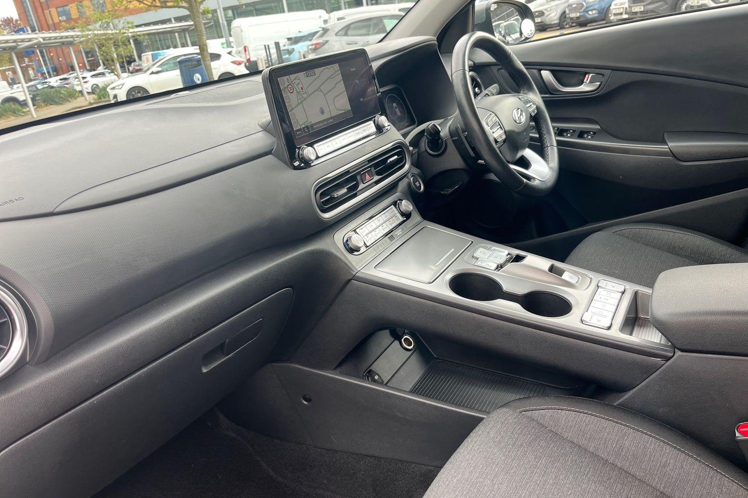 Hyundai KONA Photo 17