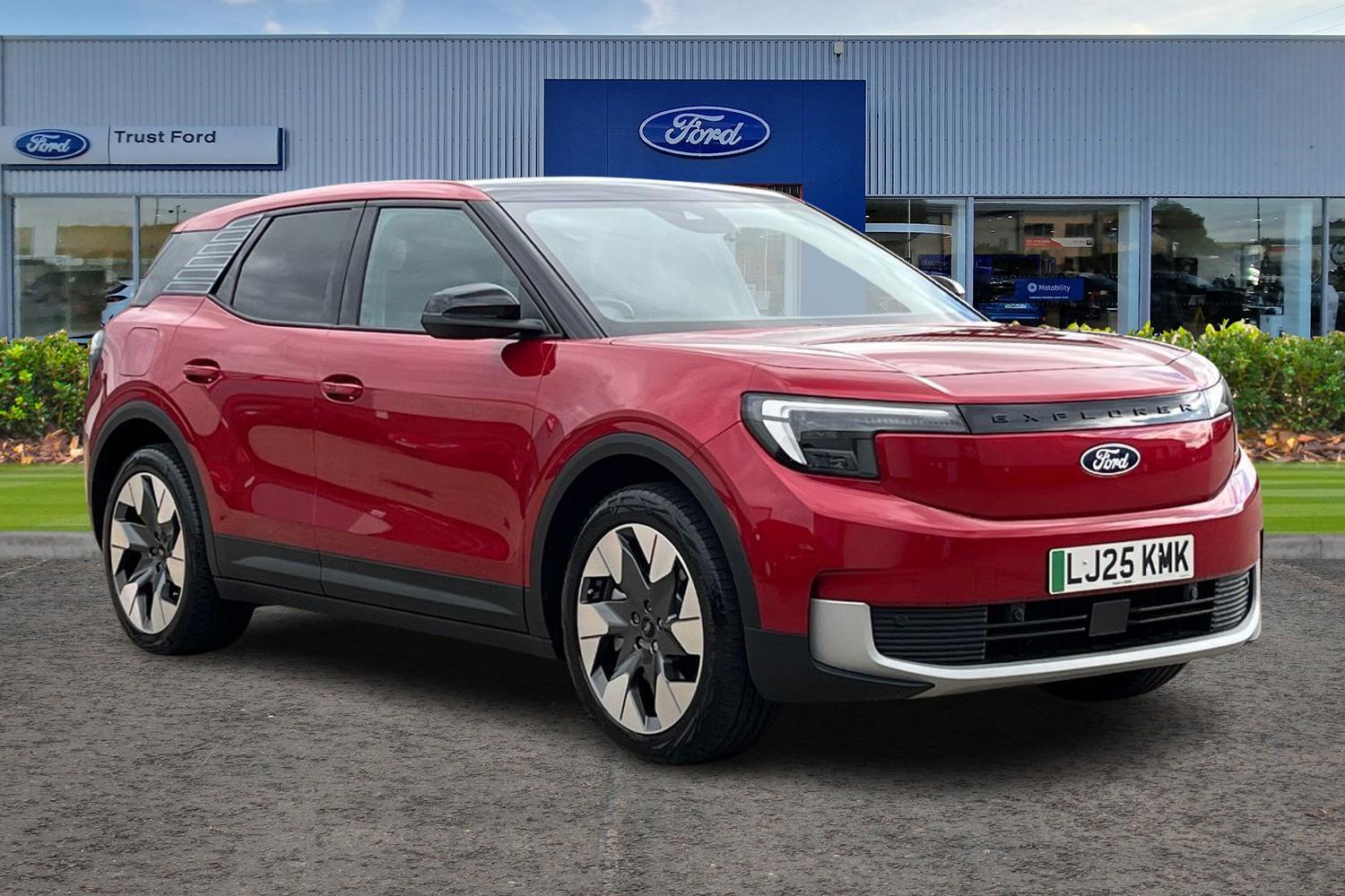 Ford Explorer Photo 0