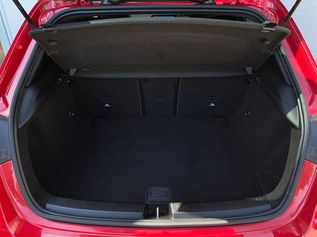 MERCEDES-BENZ A Class Photo 12