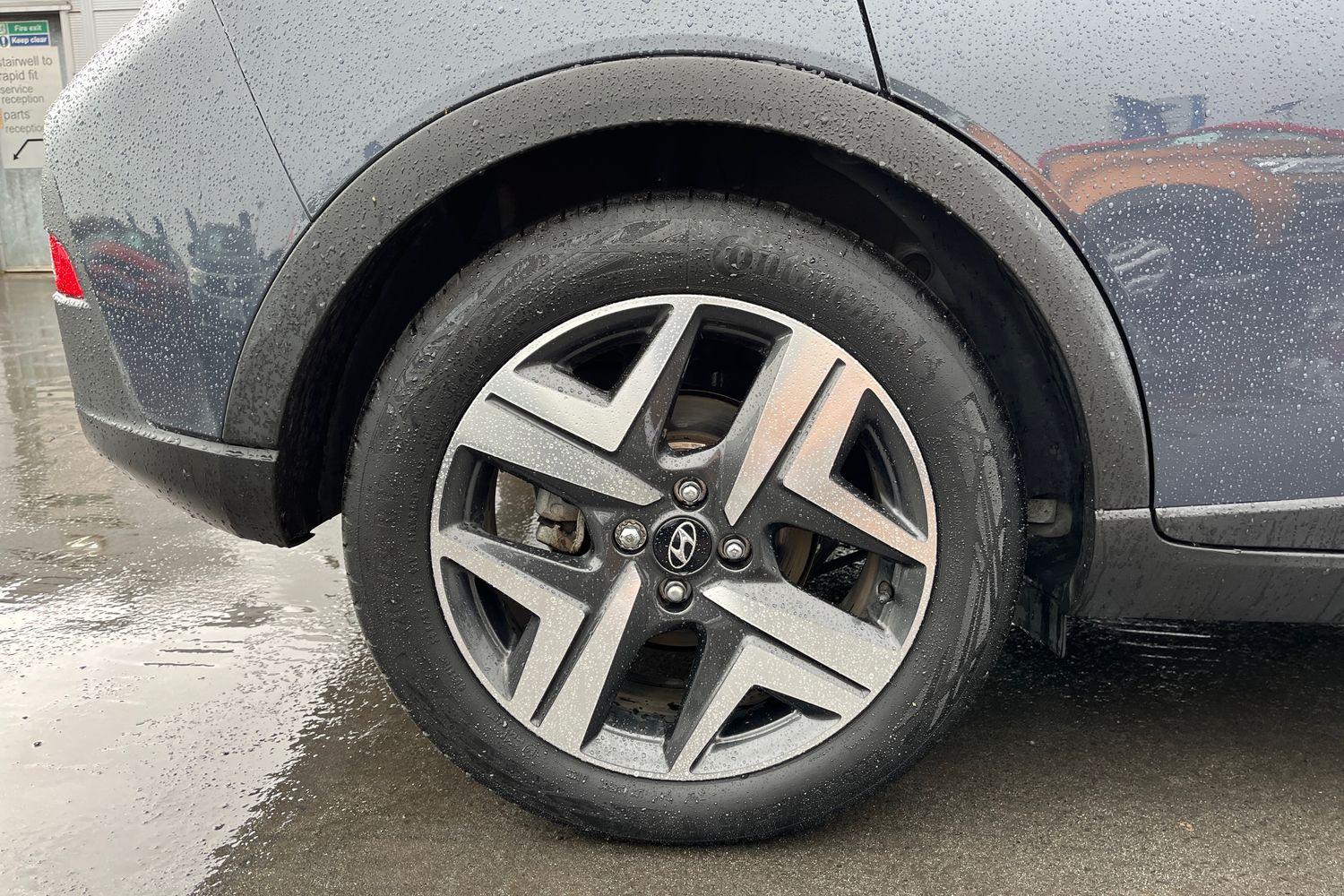 Hyundai BAYON Photo 7