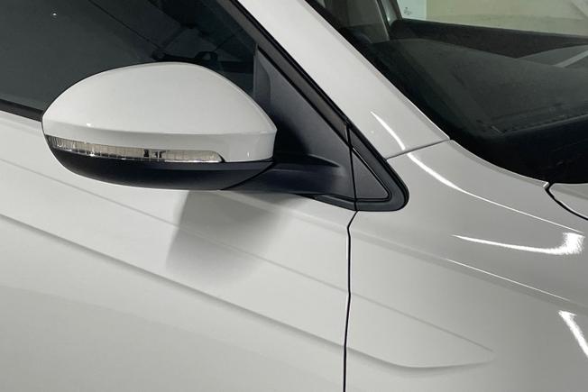 VOLKSWAGEN Taigo Photo 20
