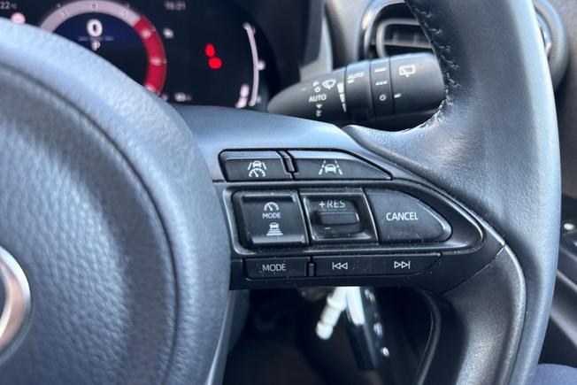 TOYOTA Yaris Photo 17