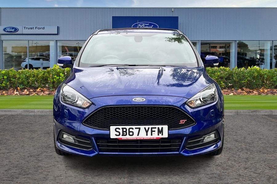 Ford Focus Photo autoimg-aa082e4a96e3281a3c264b72d45cbb59f188b6af.jpg