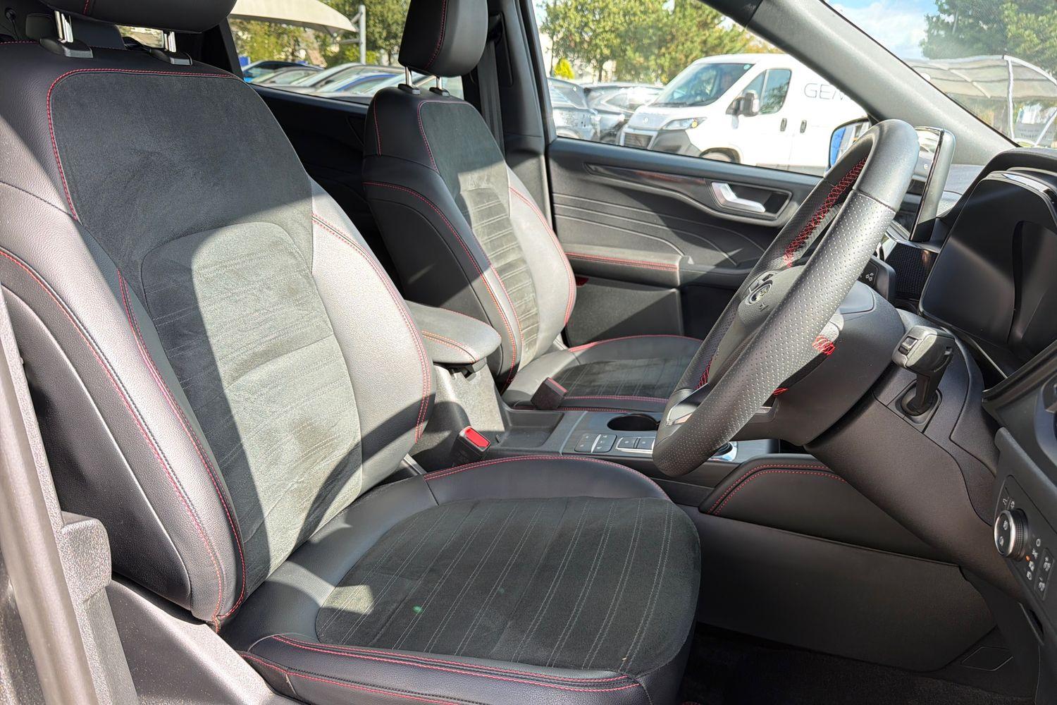 Ford KUGA Photo 16