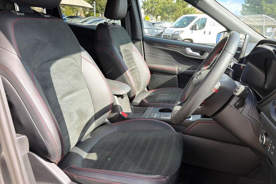 Ford KUGA Photo autoimg-aa0b4de0e77415bb6a26ac87a39005cc71dde7c9.jpg