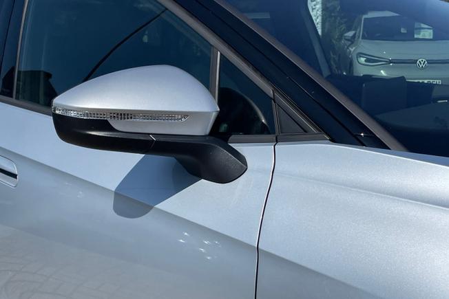 VOLKSWAGEN ID.4 Photo 20