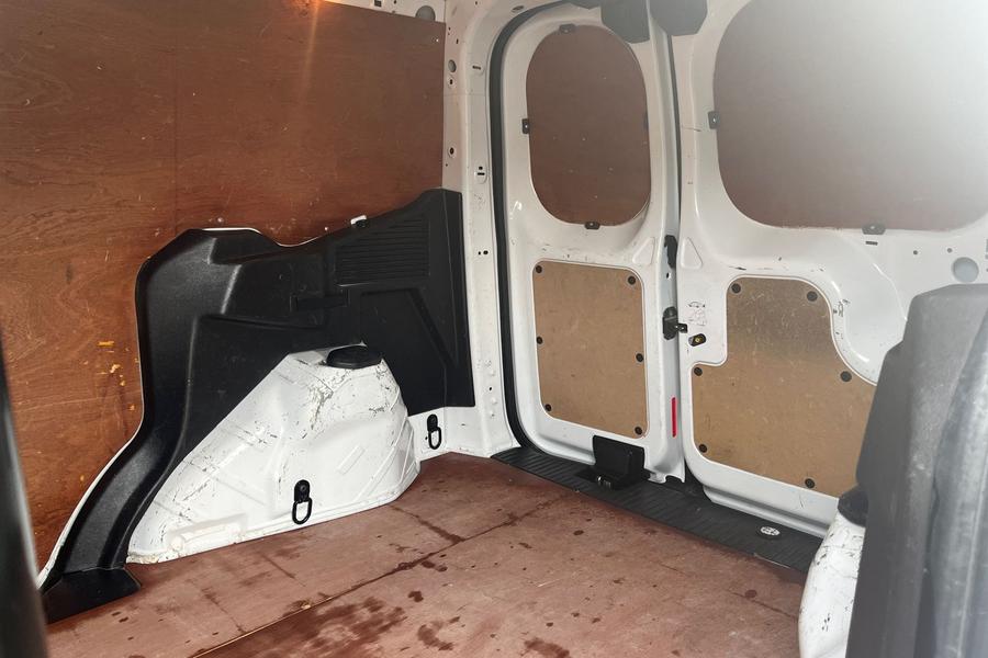 Ford TRANSIT COURIER Photo autoimg-aa0d61306febb47ea4a75c11b6904ad450b88503.jpg