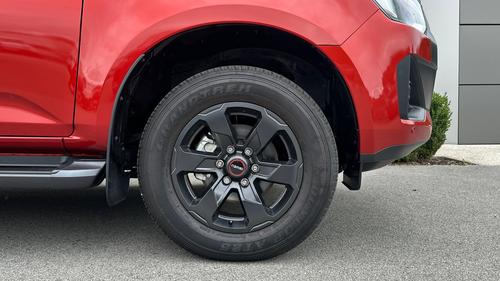 Isuzu D-Max Photo autoimg-aa0f8a31b804a9c6d9af6149ac147e202188abbb.jpg
