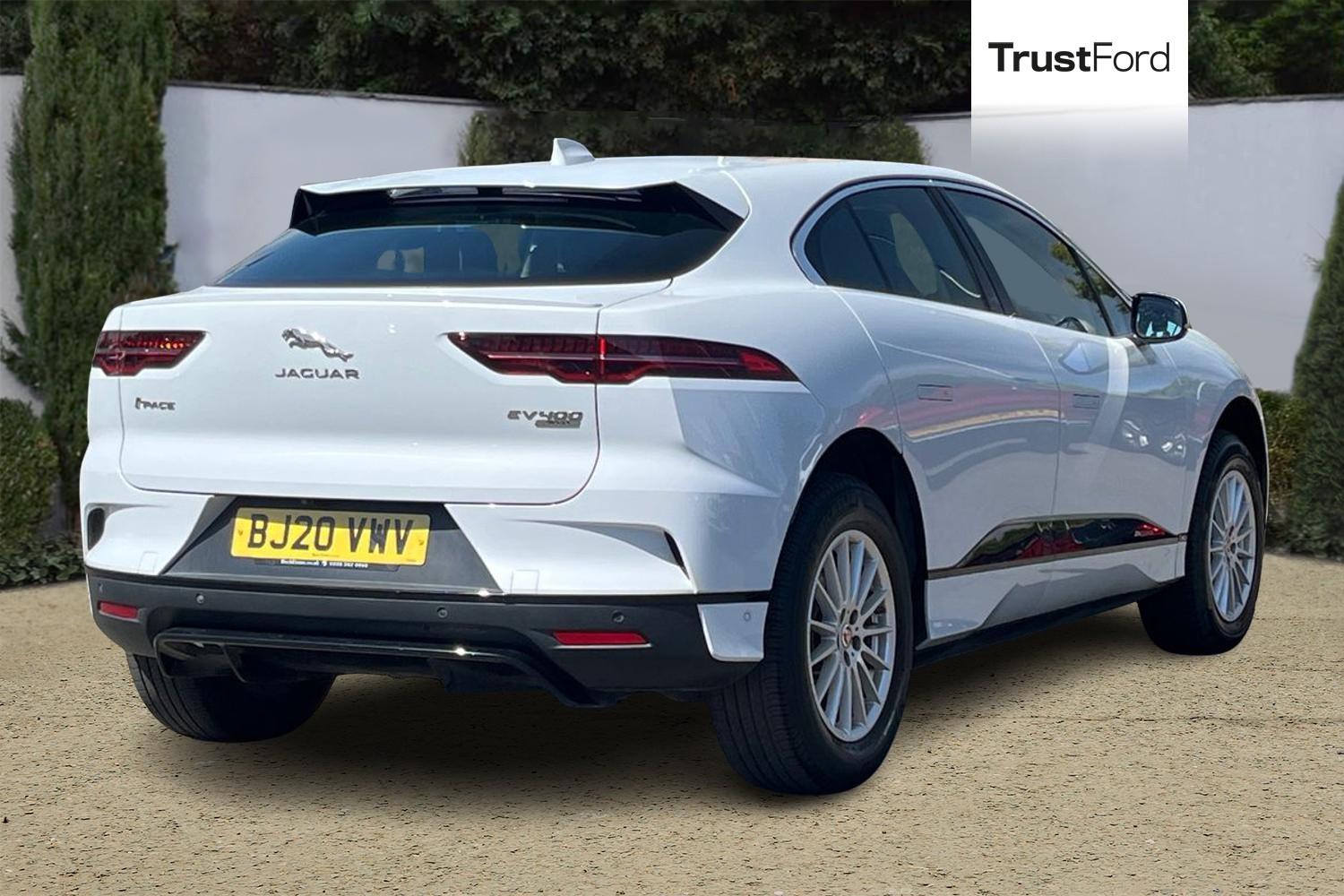 Jaguar I-PACE Photo 3
