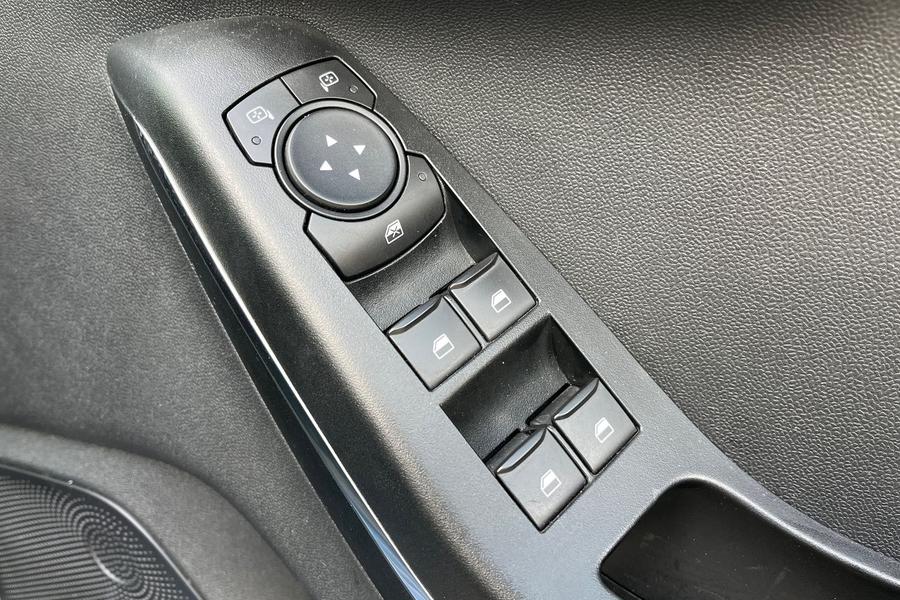 Ford Fiesta Photo autoimg-aa120e9fe204fa8624fdb1f5918b81b10e8c6dbd.jpg