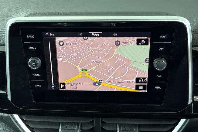 VOLKSWAGEN T-Roc Photo 14