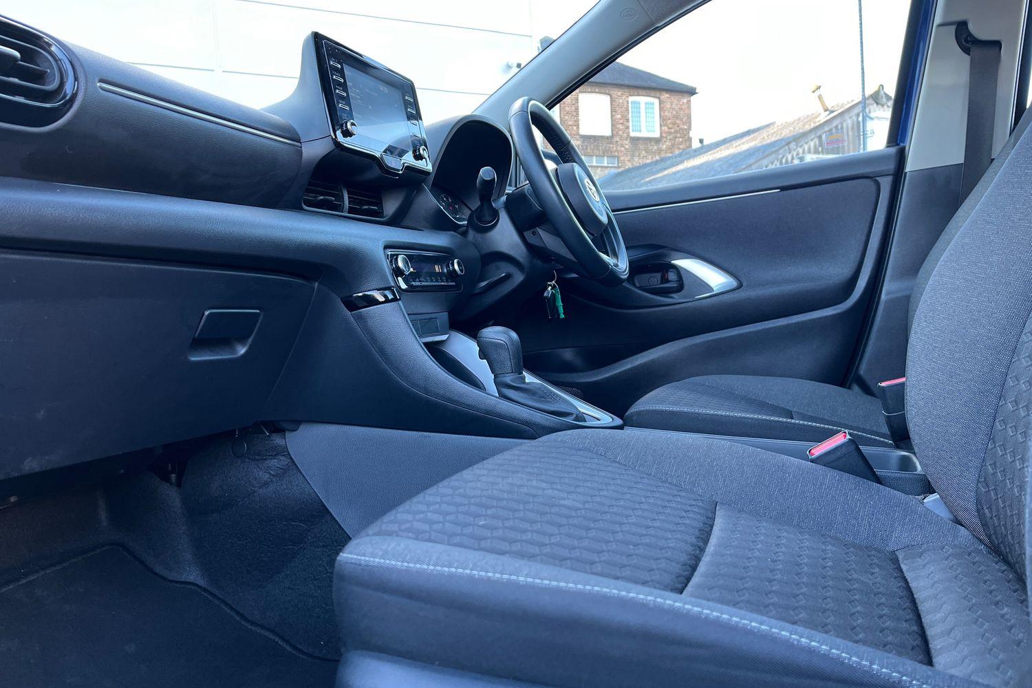 Toyota YARIS Photo 17