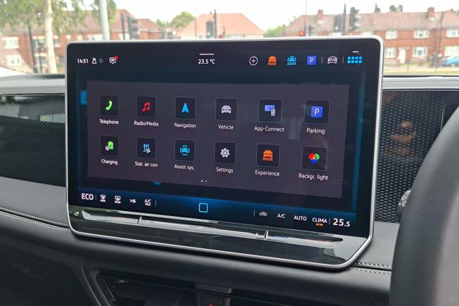 VOLKSWAGEN Tiguan Photo 13