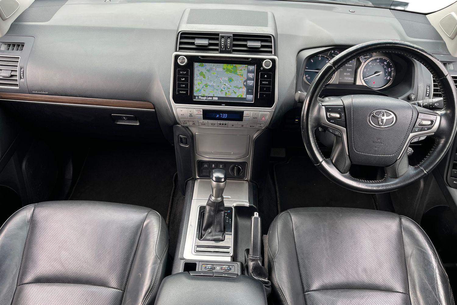 Toyota Land Cruiser Photo 9