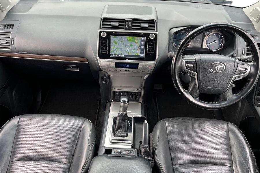 Toyota Land Cruiser Photo autoimg-aa17a15d9824b7e1b35cd3f03dcdeebbc89d8cdb.jpg