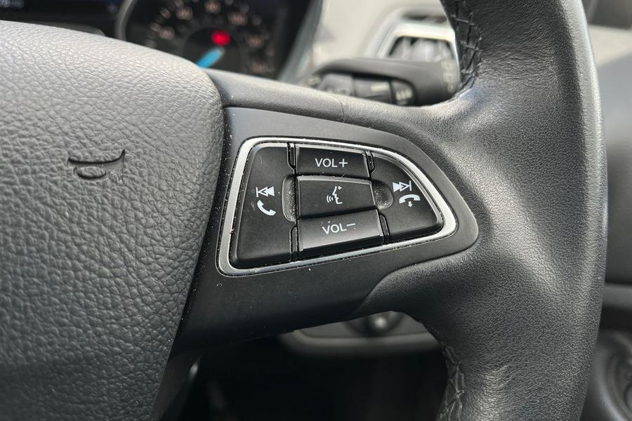 Ford KUGA Photo autoimg-aa18516a5221948942b3706233df4225aaba0487.jpg