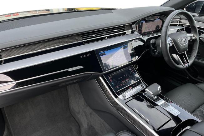 Audi A8 Photo 2