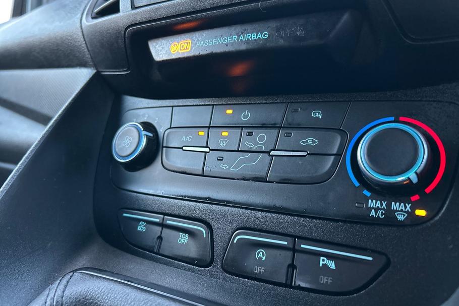Used Ford TRANSIT CONNECT 17
