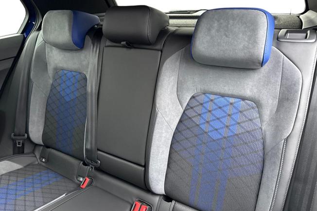 VOLKSWAGEN Golf Photo 9