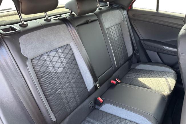 VOLKSWAGEN T-Roc Photo 9