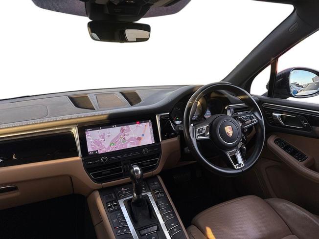 PORSCHE Macan Photo 2
