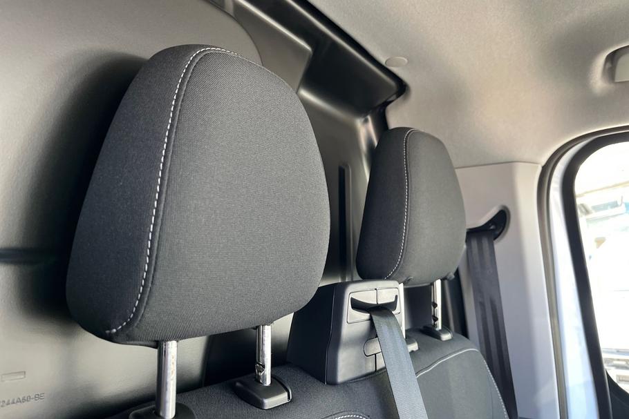 Used Ford E-TRANSIT CUSTOM HV75OYN 33