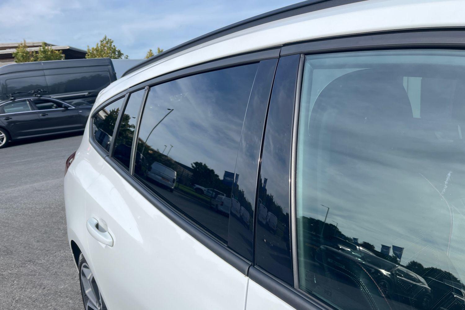 Ford FOCUS Photo 22