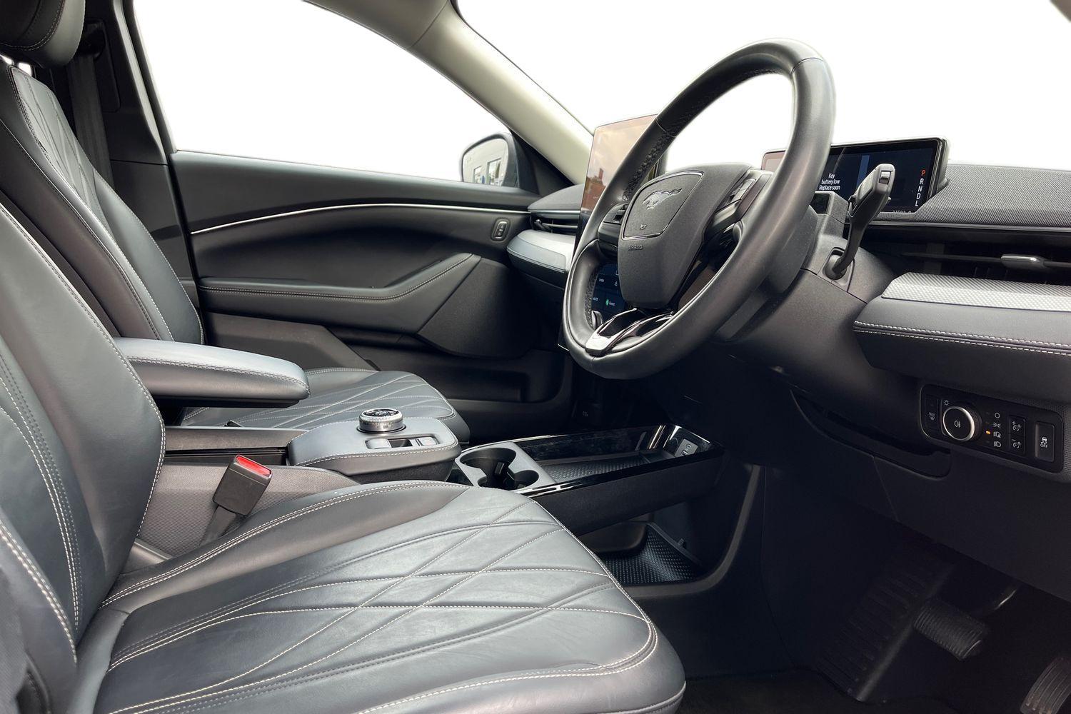 Ford Mustang Mach-E Photo 8