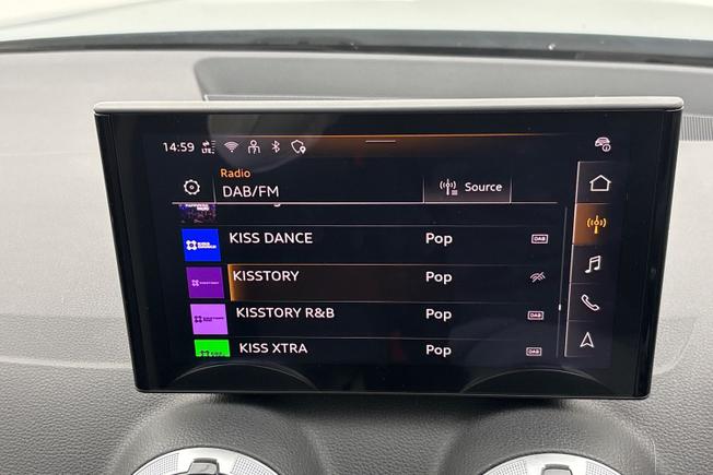 Audi Q2 Photo 13