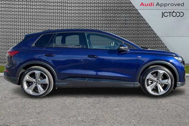 AUDI Q4 E-Tron Photo 4