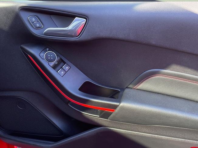 Ford Fiesta Photo 29
