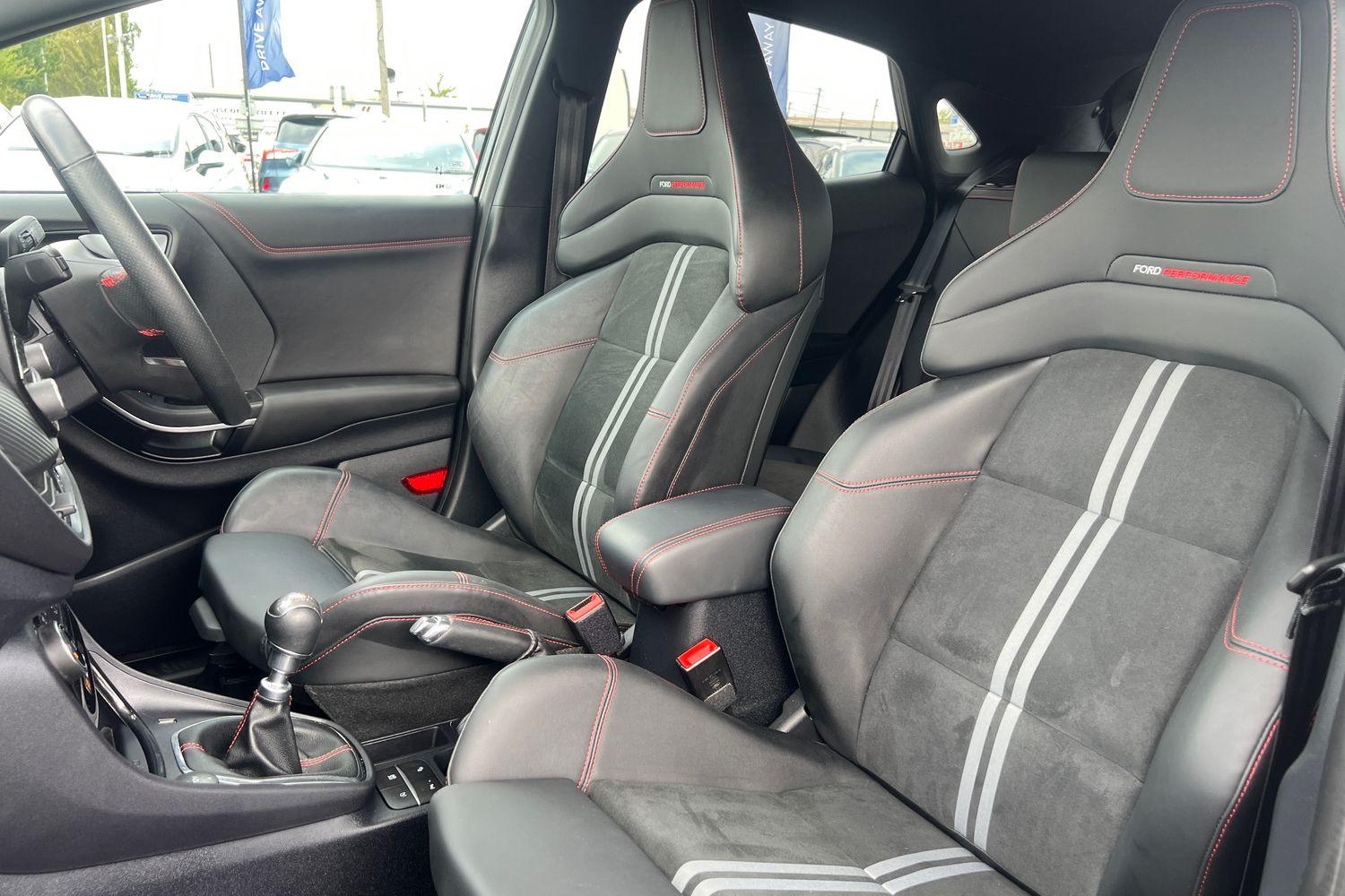 Ford PUMA Photo 18
