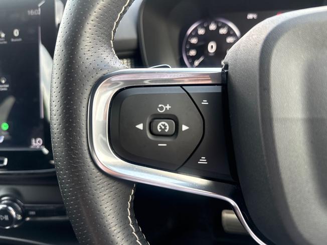 VOLVO Xc40 Photo 16