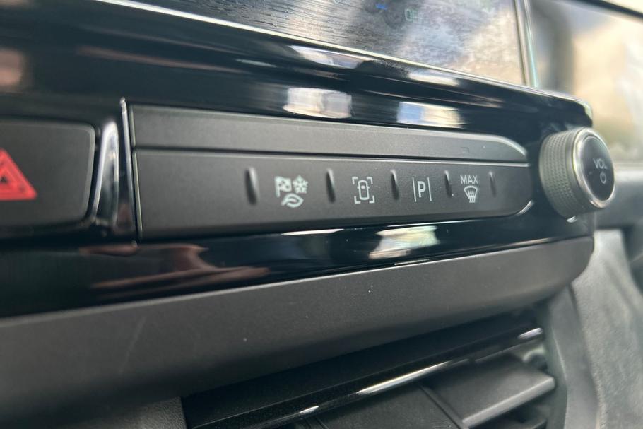 Used Ford TRANSIT CUSTOM BN26TTJ 40