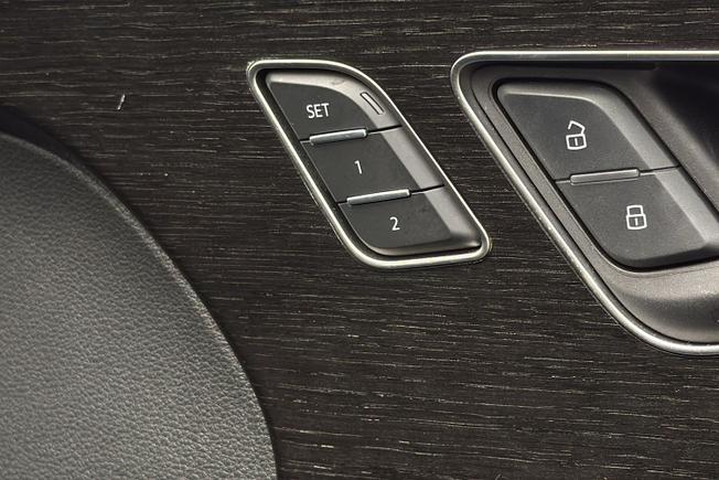 AUDI Q7 Photo 24