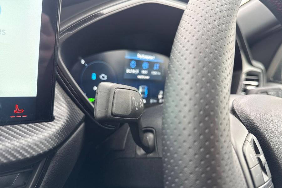 Ford KUGA Photo autoimg-aa48e7ba87bf2df434df47976fdb3442f046f5b9.jpg