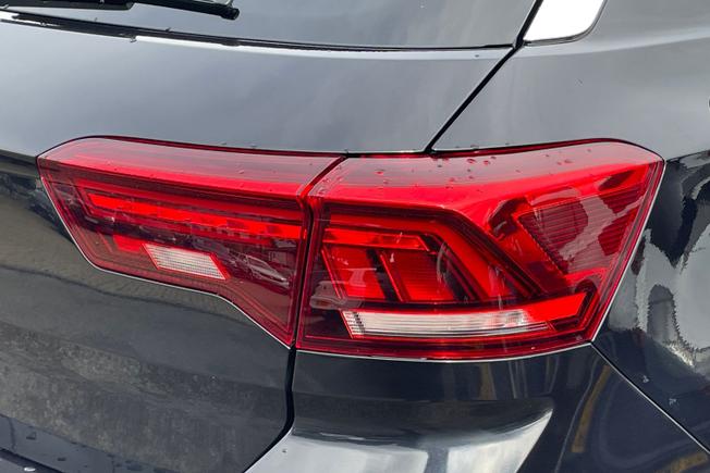 VOLKSWAGEN T-Roc Photo 18