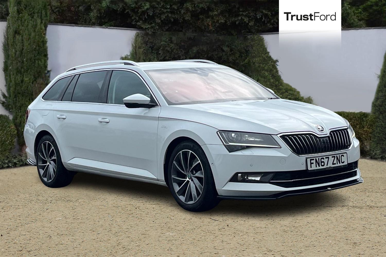 Skoda SUPERB Photo 0