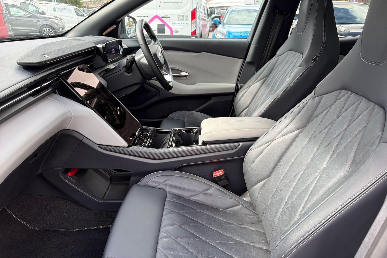 Ford Explorer Photo 36