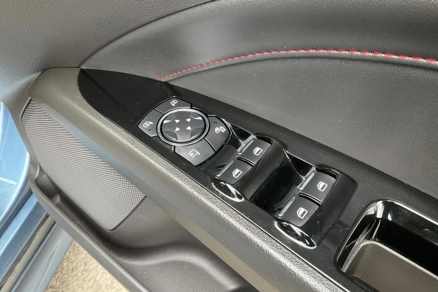 Ford MONDEO Photo autoimg-aa615c1c3bcbca52006f6309704927849c9df9b4.jpg