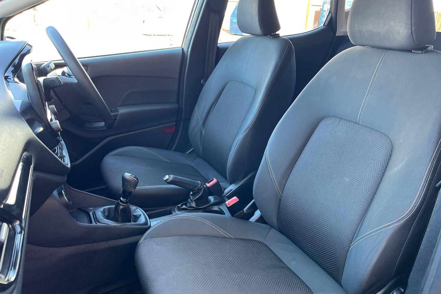Ford Fiesta Photo 18