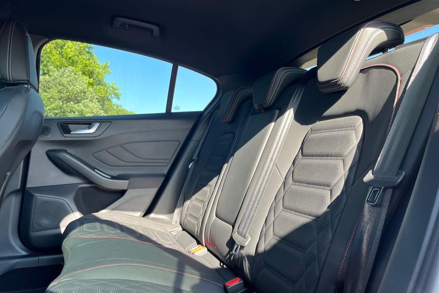 Ford Focus Photo autoimg-aa64186f427f63dba239c687414a6d83b2cdba2d.jpg