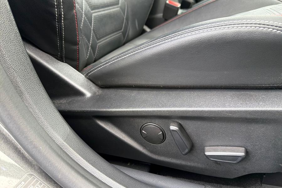 Ford FOCUS Photo autoimg-aa64964c3235260127b8a42681756c1753551a1d.jpg