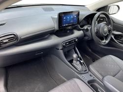Toyota Yaris Photo 2