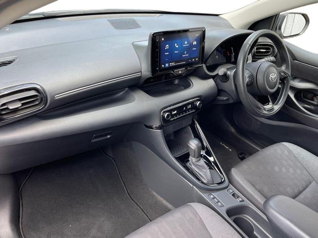 Toyota Yaris Photo 2
