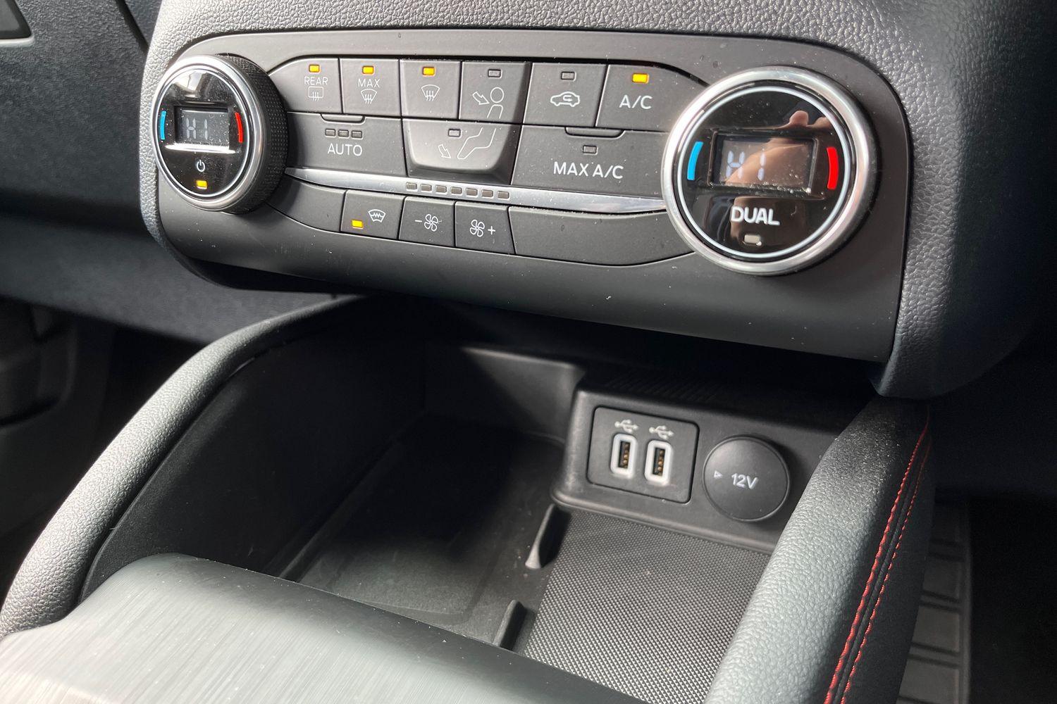 Ford Kuga Photo 32