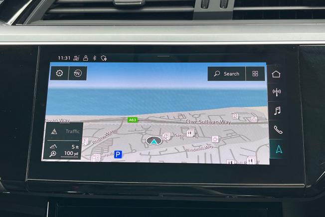 AUDI e-tron Photo 14