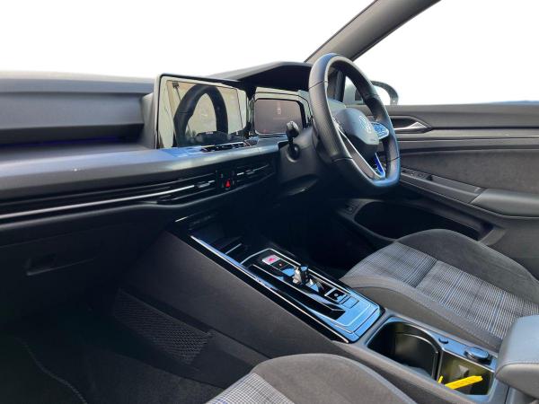 Volkswagen Golf Photo autoimg-aa722518fc6daeee8c076cf5b9f3750d52c39d84.jpg