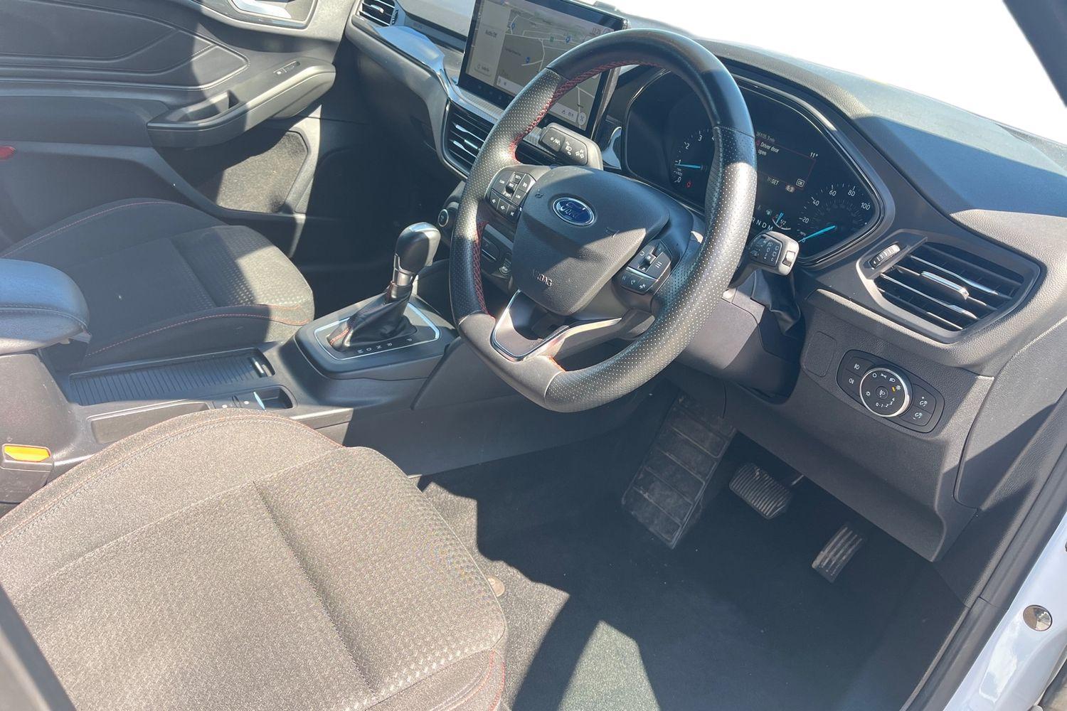 Ford Focus Photo 8