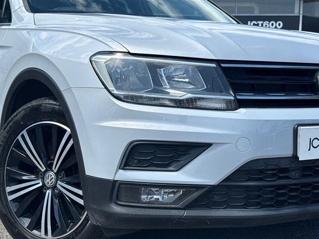 VOLKSWAGEN Tiguan Photo 19